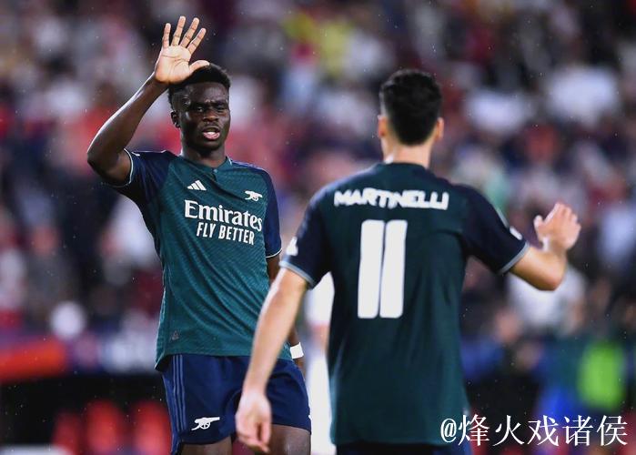 阿姆斯特丹迎来富安健洋，明日将在阿贾克斯进行体检