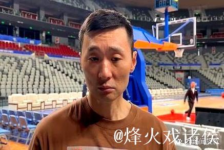 仅给2分钟出场时间，央视解说质疑，刘炜为何冷落阿不都？疑与1人有关